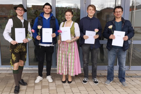 Elektroniker/-in mit Ehrenurkunde